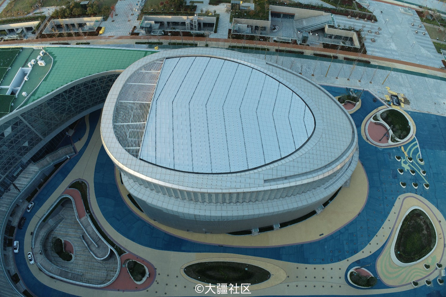 空中俯瞰郑州市民活动中心壮观