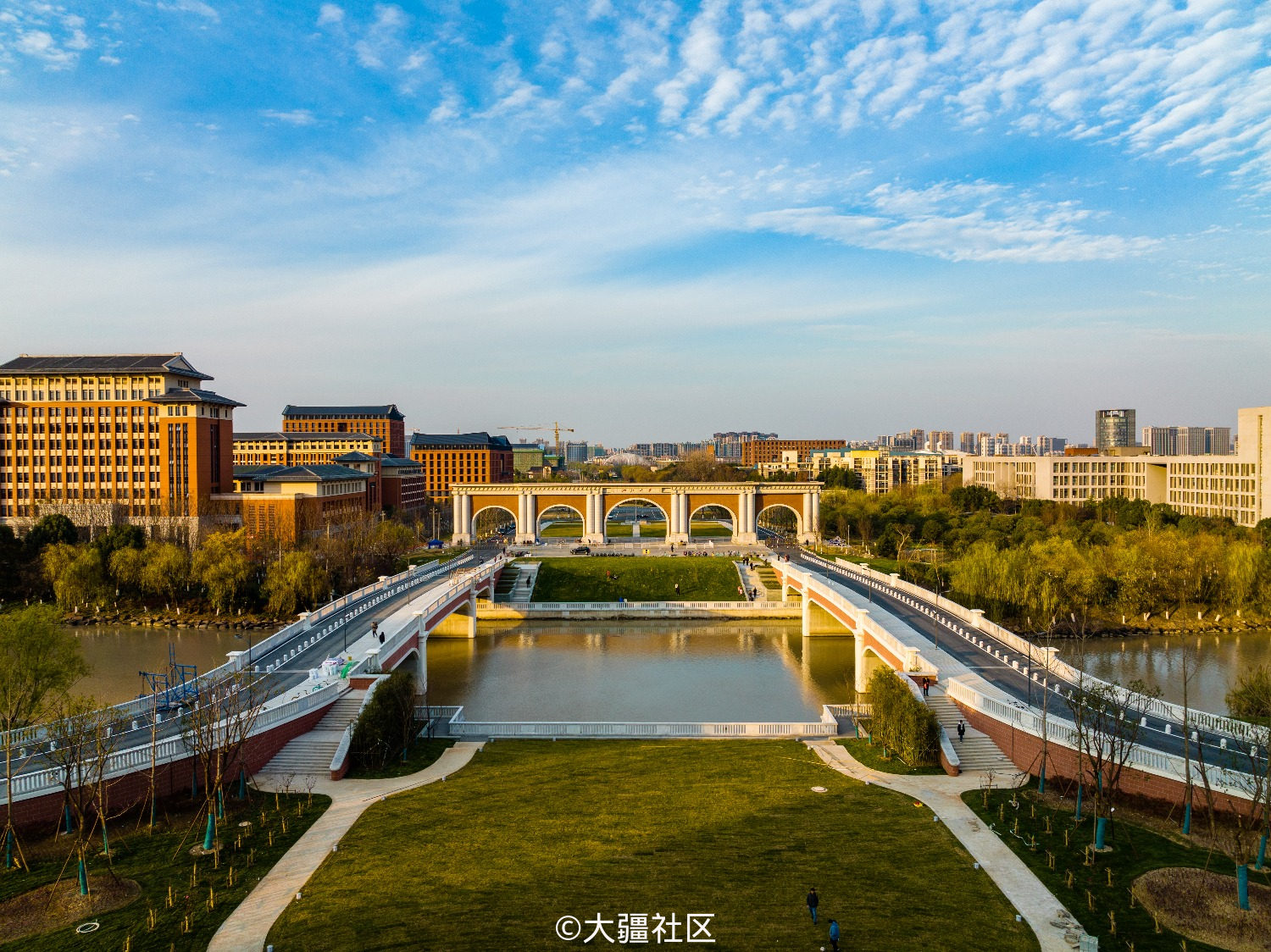 浙江大学紫金港校区新大门