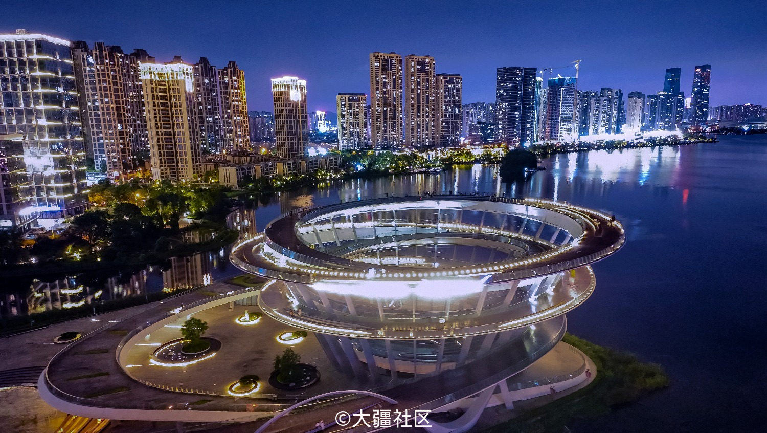 延时严重过曝用lr及pr修复的长沙梅溪湖城市岛夜游惊艳记