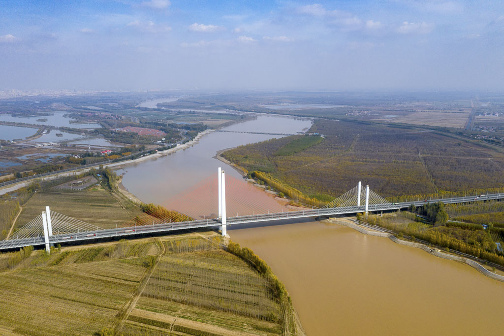 俯瞰濱州黃河公路大橋