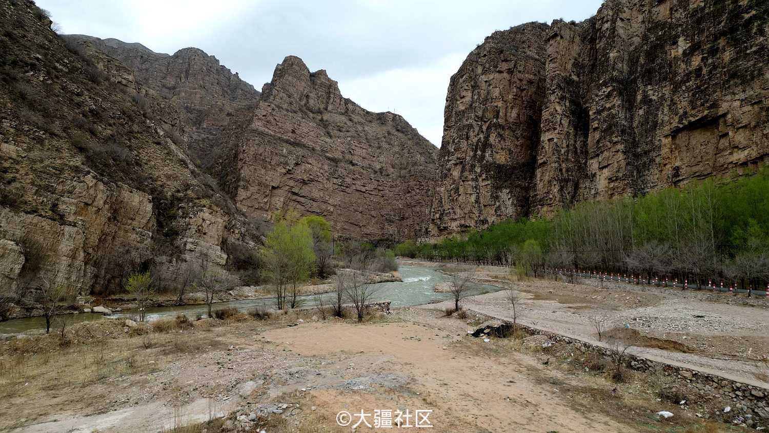 涿鹿县桑干河大峡谷图片