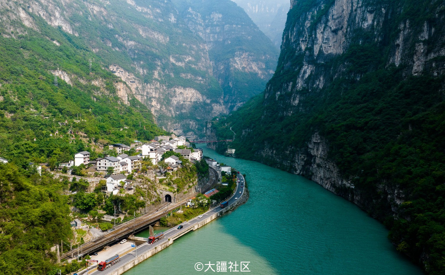 鸟瞰大渡河金口大峡谷-航拍无人机-大疆社区