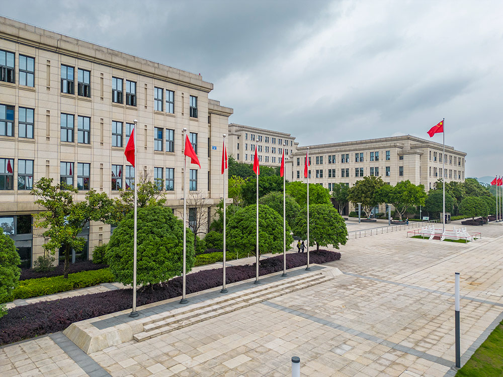 重庆高新区管委会