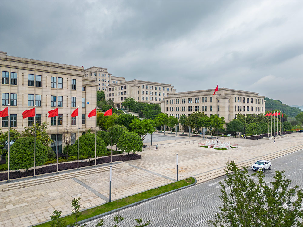 重庆高新区管委会