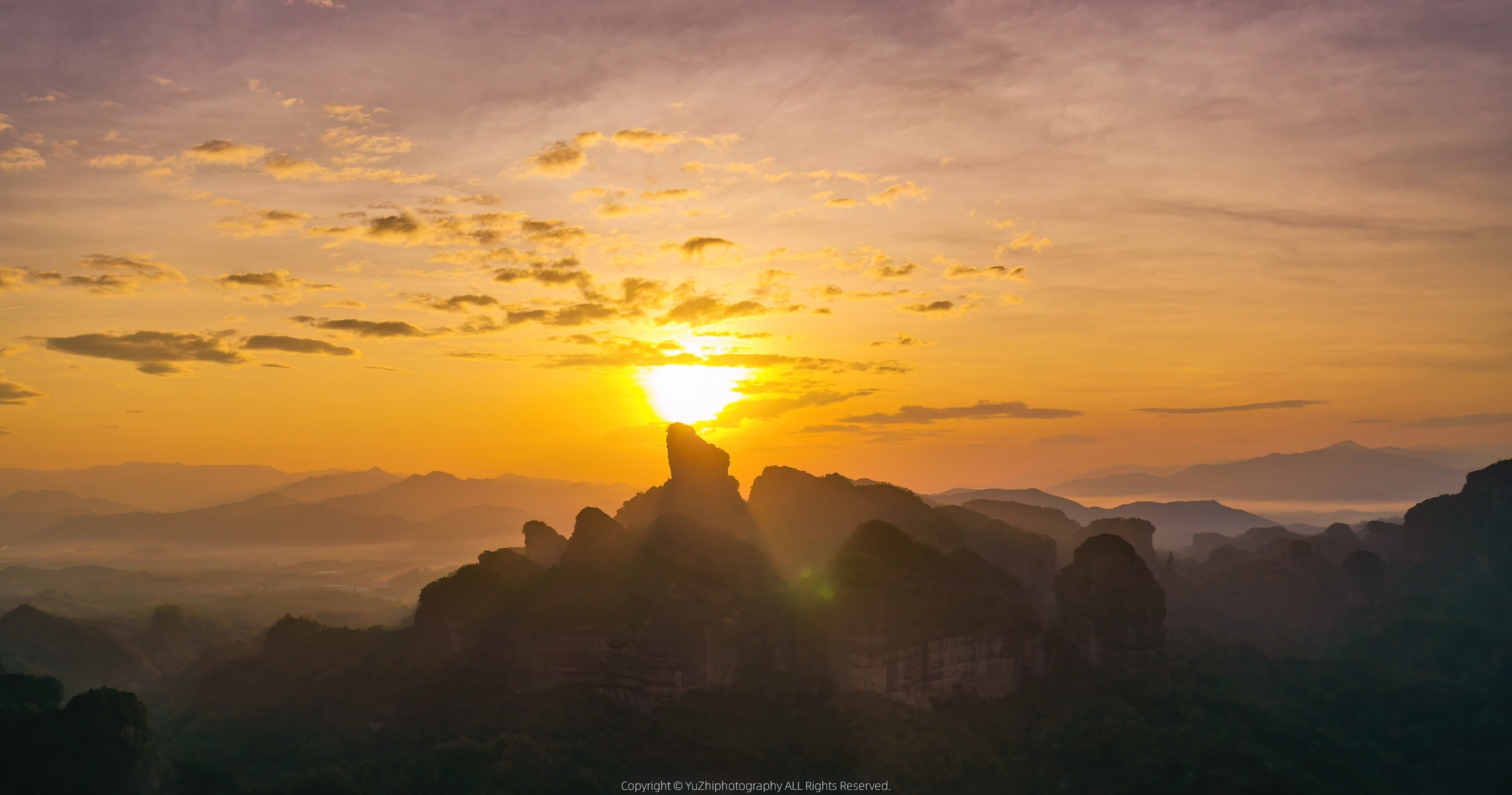 江山如画色如渥丹灿若明霞