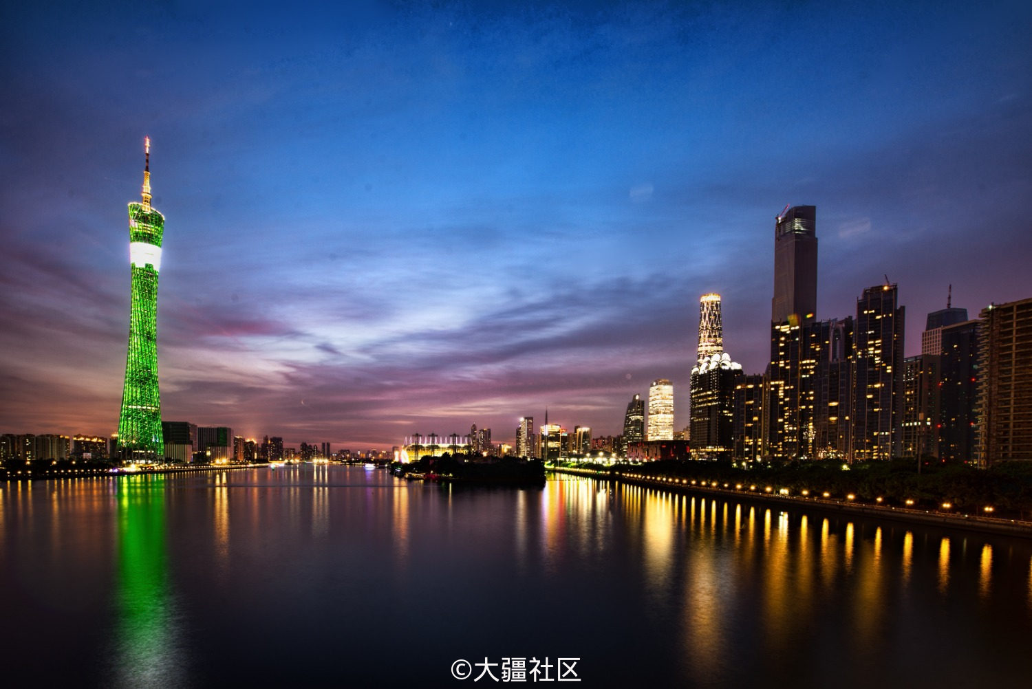 广州塔江边