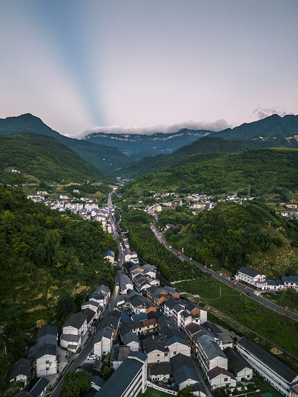 小山村图片竖屏图片